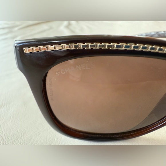 CHANEL Sunglasses with Gold Chain Brow - Picture 2 of 6